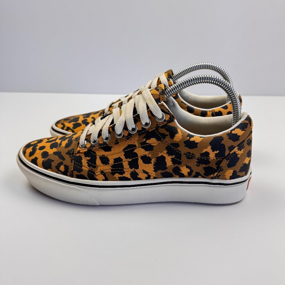 NWOB Vans | Comfycush Old Skool Sneaker - Golden Brown/Golden Glow - 8.5 - Picture 4 of 7